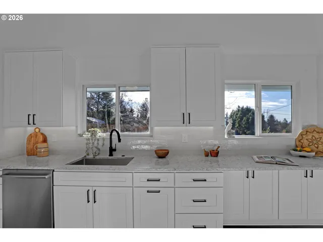 $819,000 | 3360 Southwest Hamilton Street, Portland, OR 97239