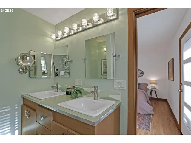 $819,000 | 3360 Southwest Hamilton Street, Portland, OR 97239