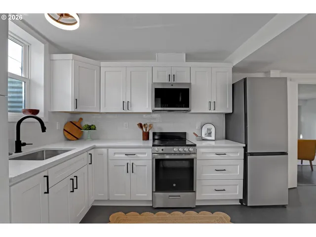 $819,000 | 3360 Southwest Hamilton Street, Portland, OR 97239