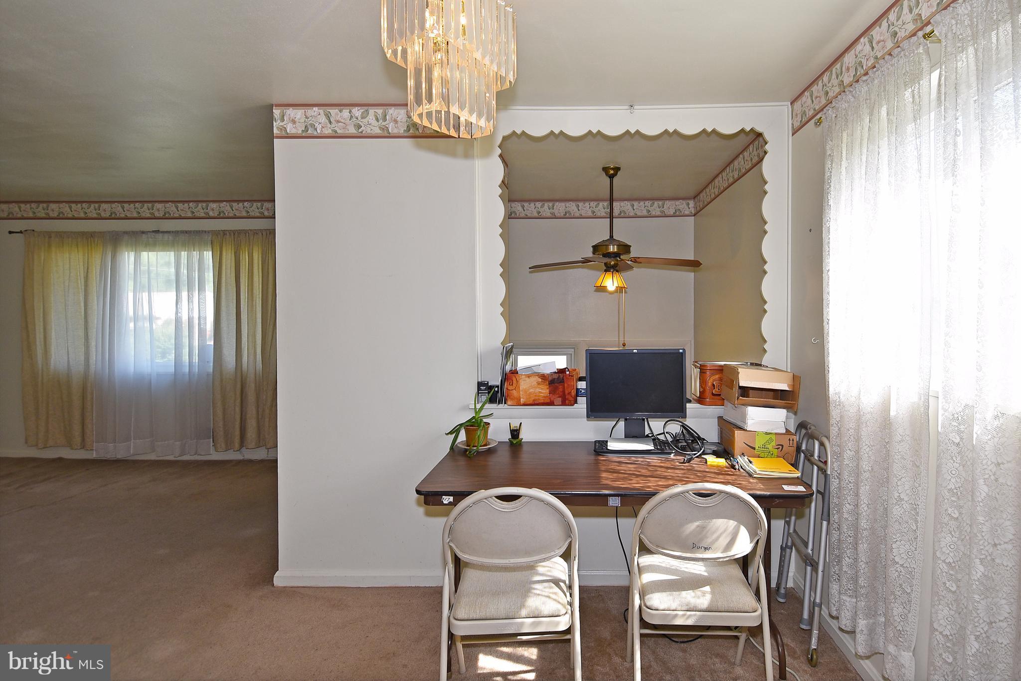 7110 Evanston Road Springfield, VA 22150 - Photo 7 of 26 Interior (General)