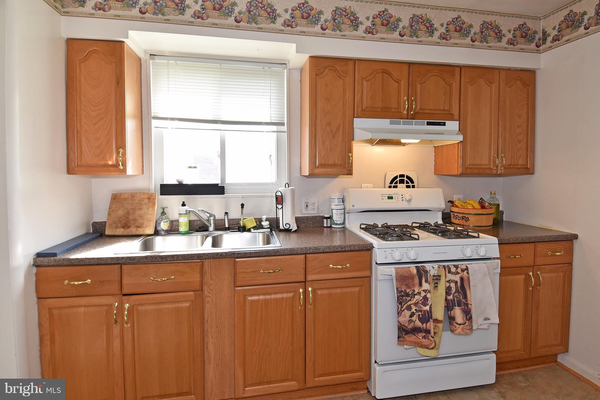 7110 Evanston Road Springfield, VA 22150 - Photo 9 of 26 Kitchen