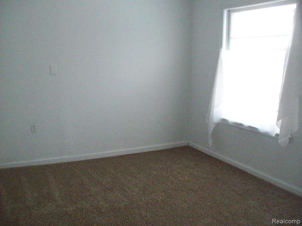 7664 Lamphere Redford, MI 48239 - Photo 7 of 10