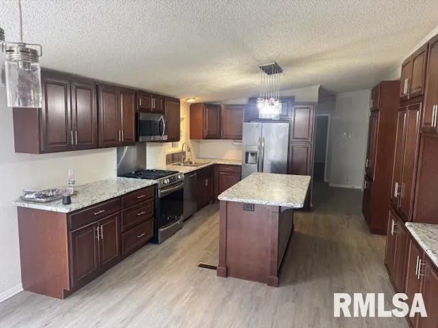 $82,000 | 2208 Rancho Boulevard, Quincy, IL 62305