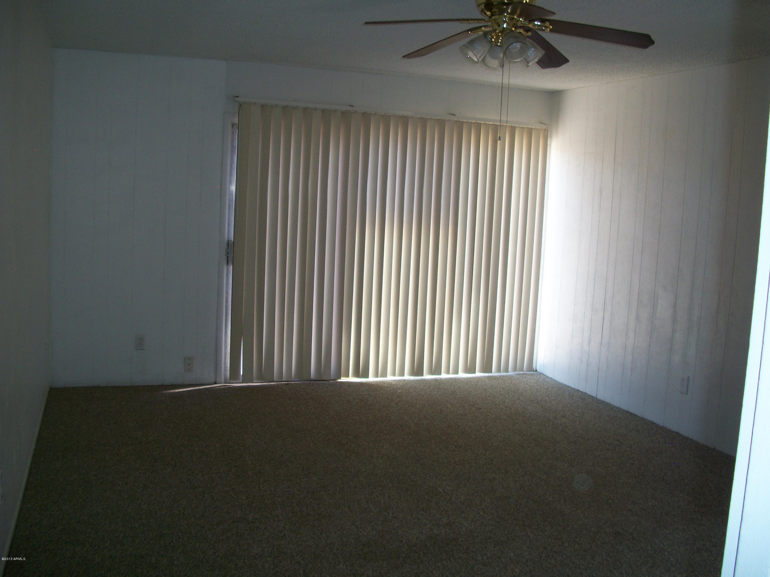 6047 West Osborn Road Phoenix, AZ 85033 - Photo 4 of 14 Living Room