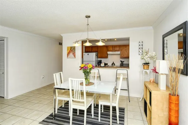 $1,800 | 1877 Toucan Way, Unit 400, Sarasota, FL 34232