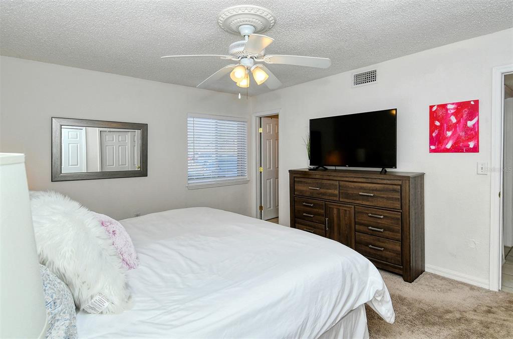 1877 Toucan Way, Unit 400 Sarasota, FL 34232 - Photo 18 of 42