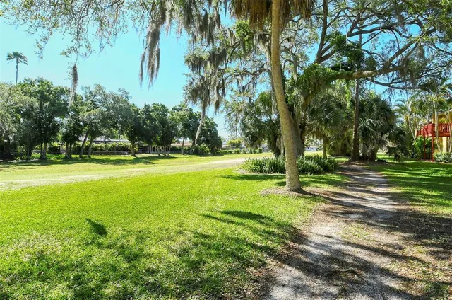 $1,800 | 1877 Toucan Way, Unit 400, Sarasota, FL 34232