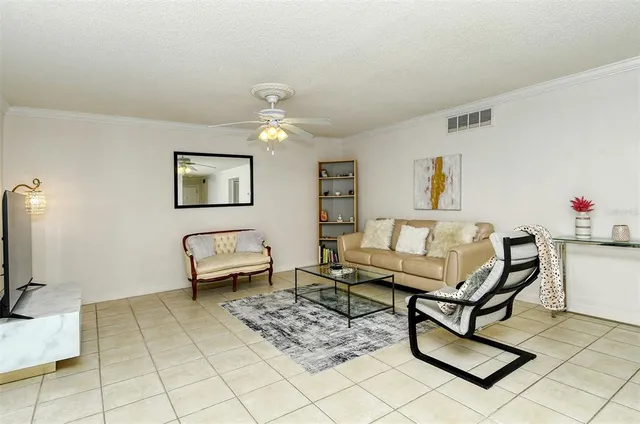 $1,800 | 1877 Toucan Way, Unit 400, Sarasota, FL 34232