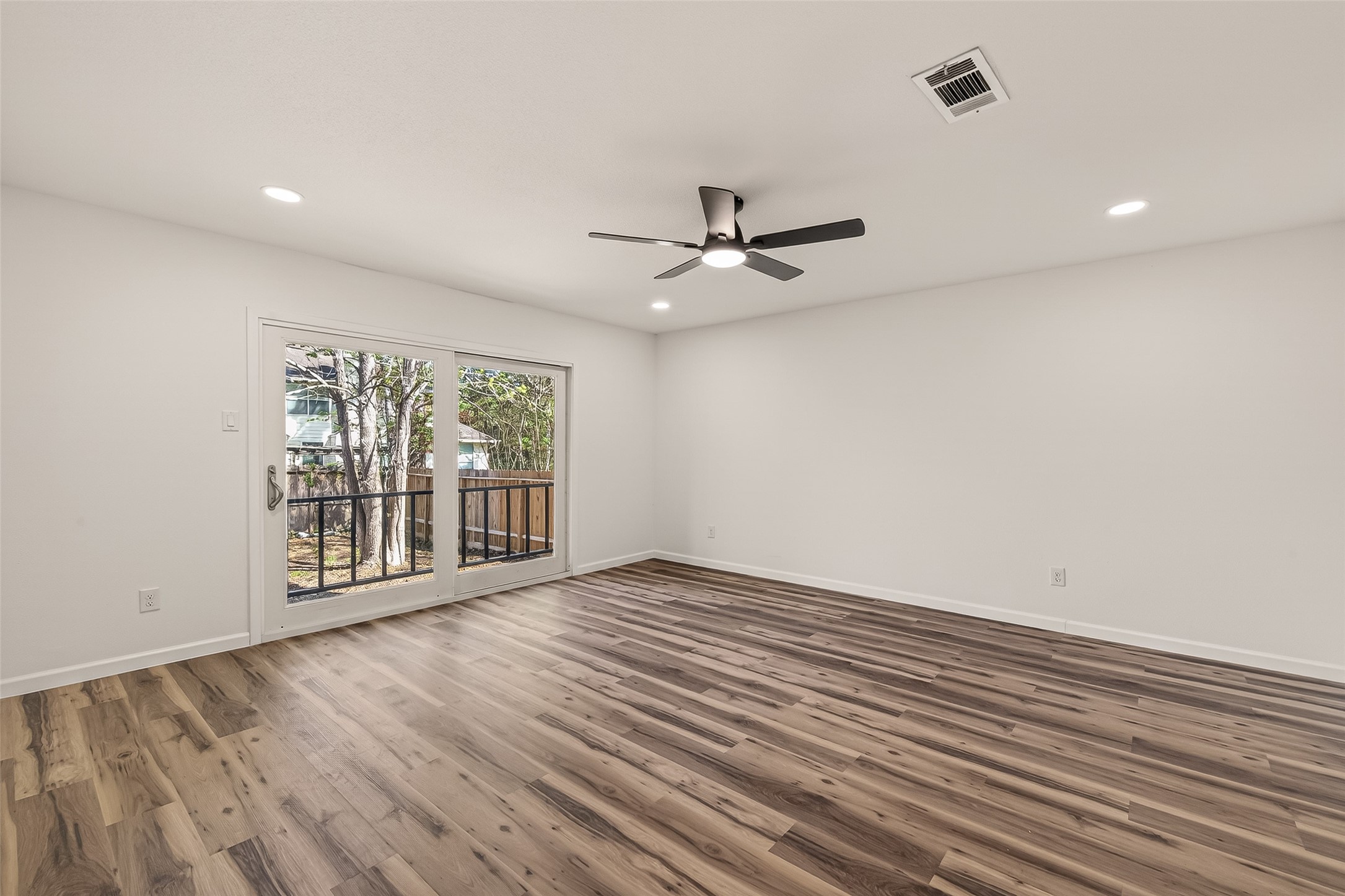 2915 Whispering Springs Drive Spring, TX 77373 - Photo 27 of 36 Expansive primary suite with abundant natural light and modern finishes throughout.