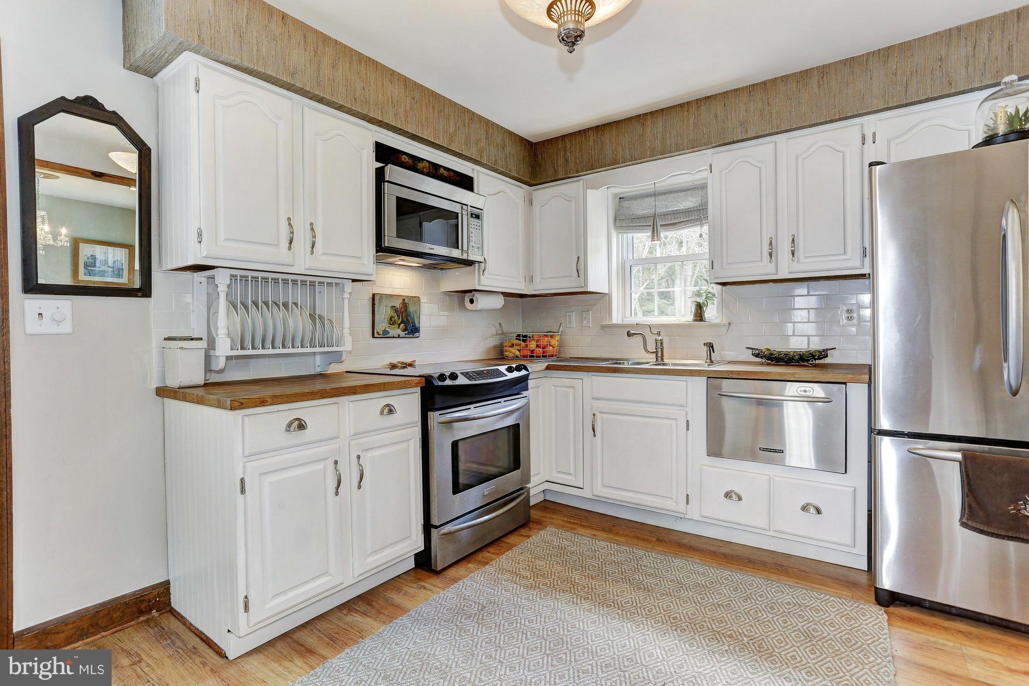 2022 Rocky Point Road Baltimore, MD 21221 - Photo 10 of 23 Butcher's Block Counter Space