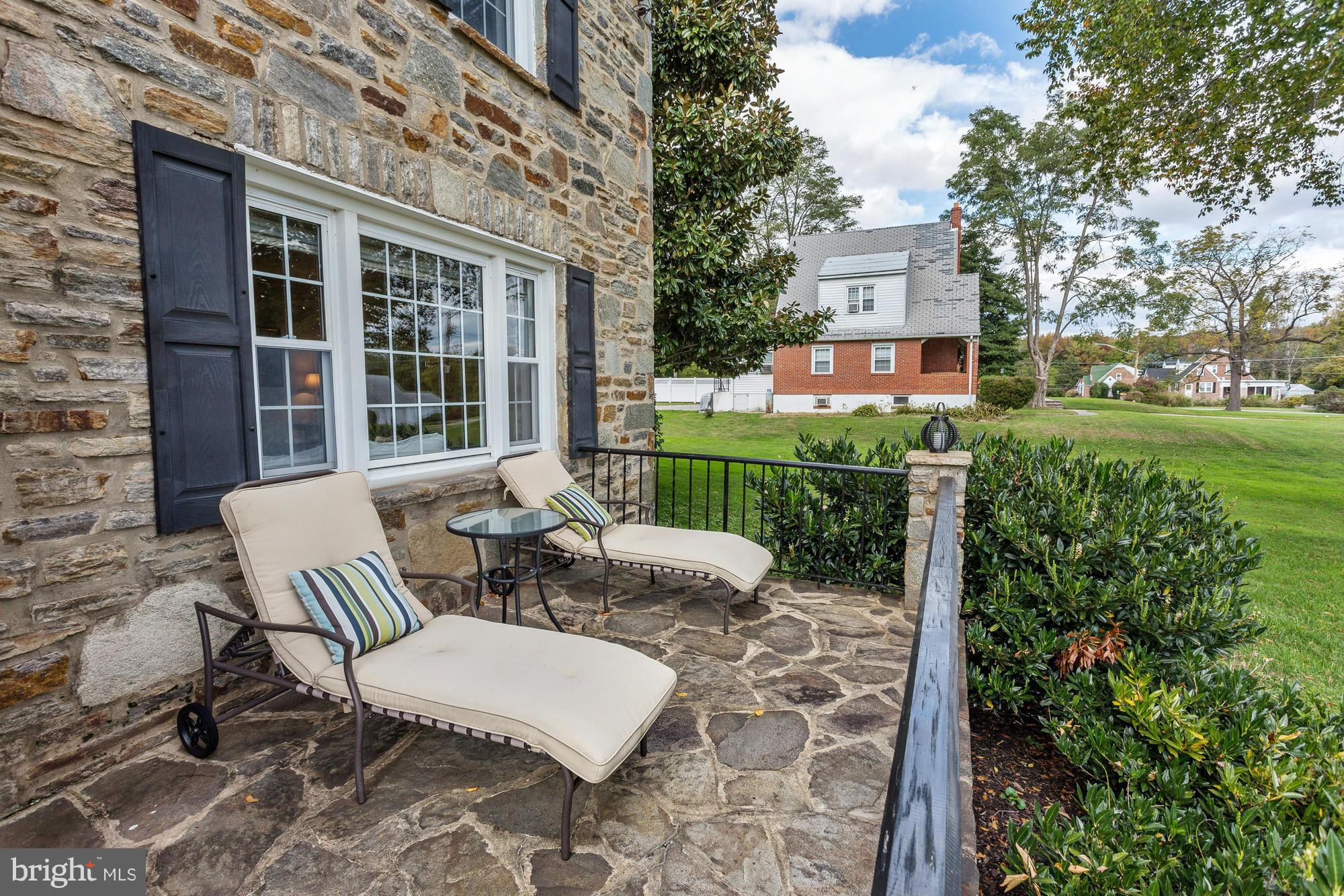 2022 Rocky Point Road Baltimore, MD 21221 - Photo 3 of 23 Porch