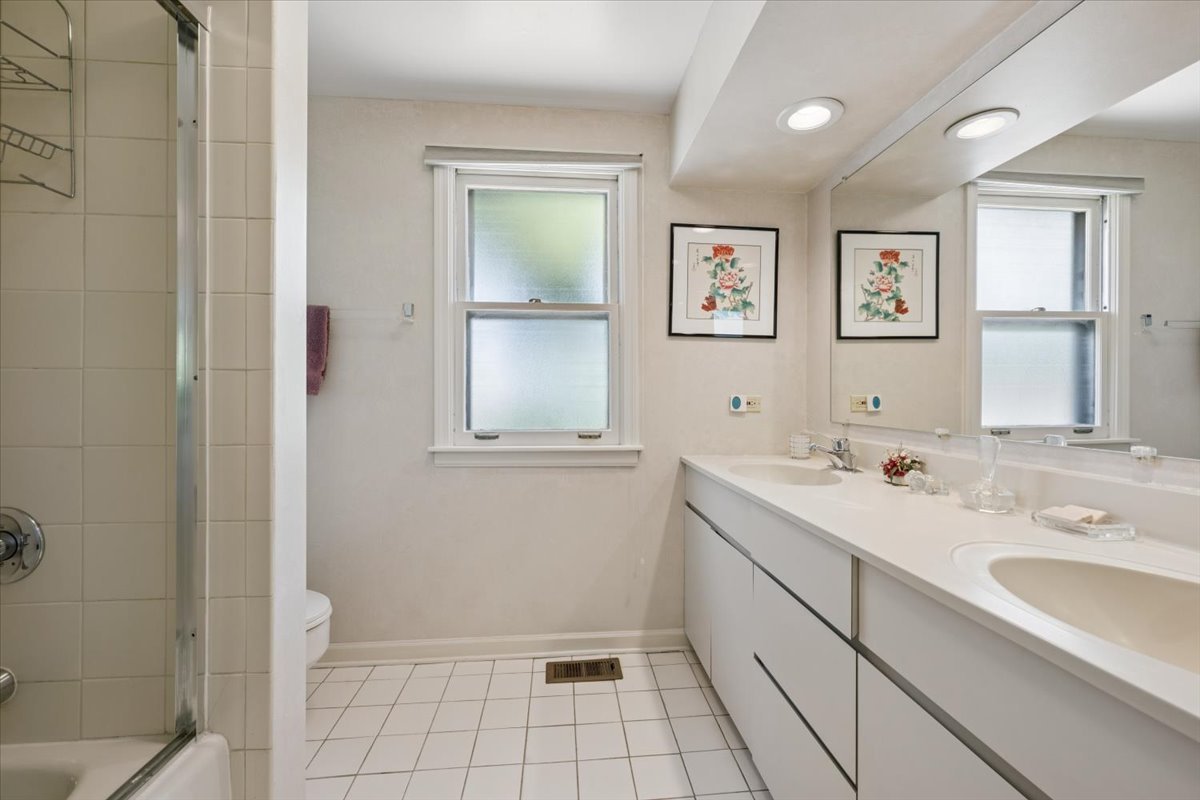 3724 Winnetka Road Glenview, IL 60026 - Photo 24 of 33