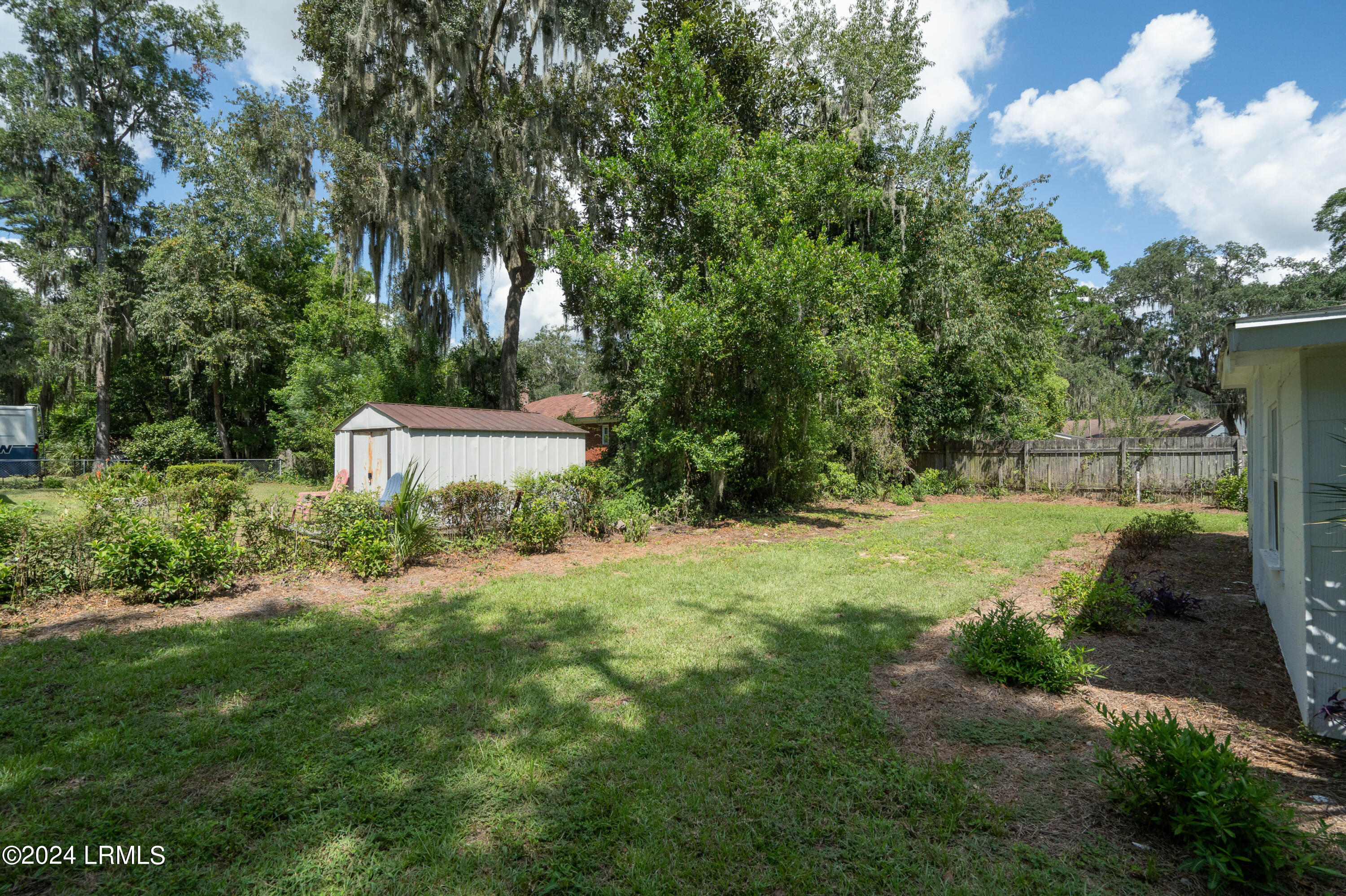 2002 Roper Street Beaufort, SC 29902 - Photo 34 of 48 Backyard