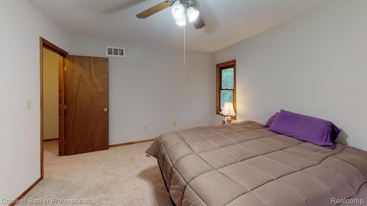 8611 Tindall Road Davisburg, MI 48350 - Photo 19 of 23 2nd Floor 3rd Bedroom