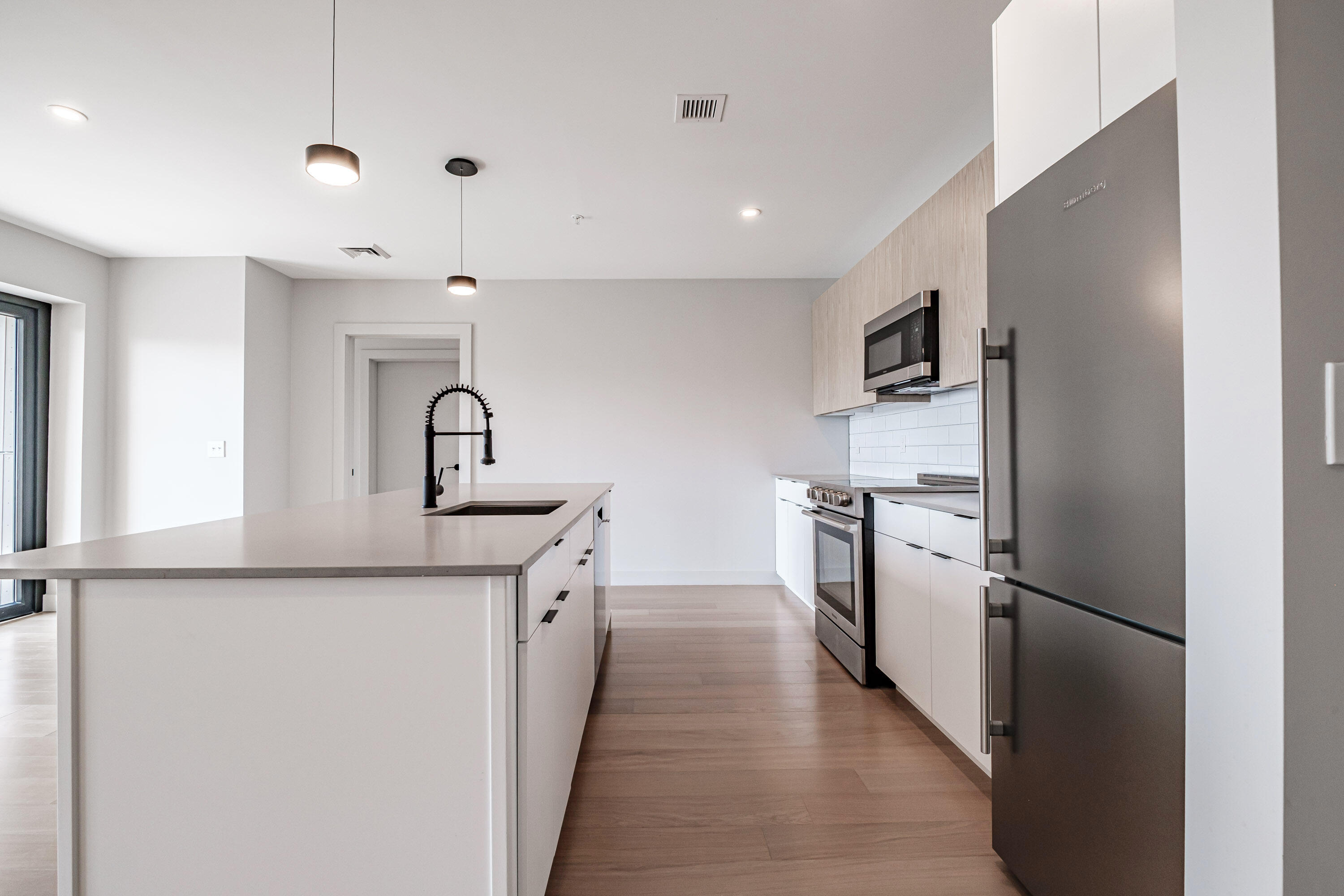 75 Chestnut Street, Unit 605 Portland, ME 04101 - Photo 8 of 40 Kitchen