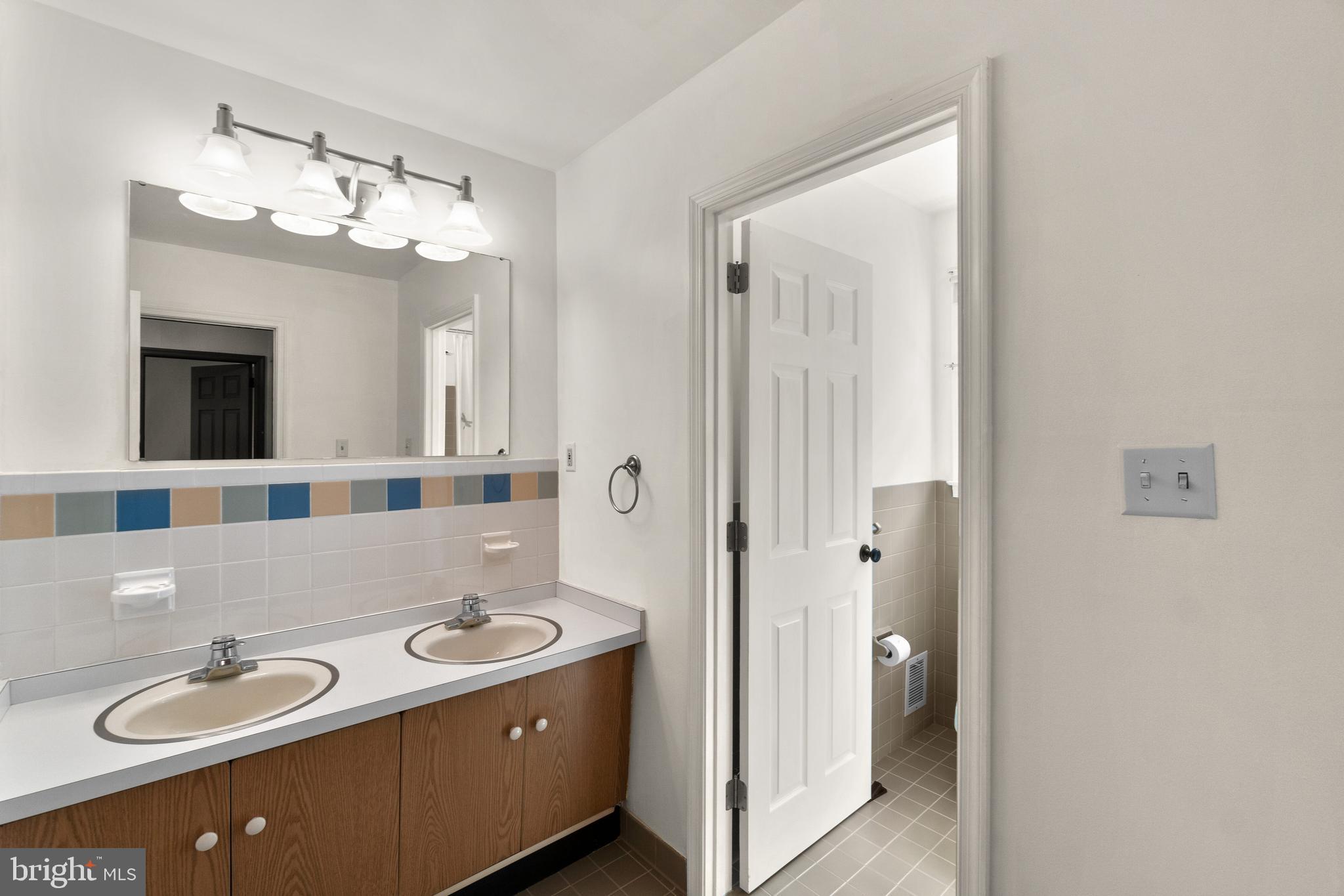 9433 Dunloggin Road Ellicott City, MD 21042 - Photo 32 of 48 Bathroom