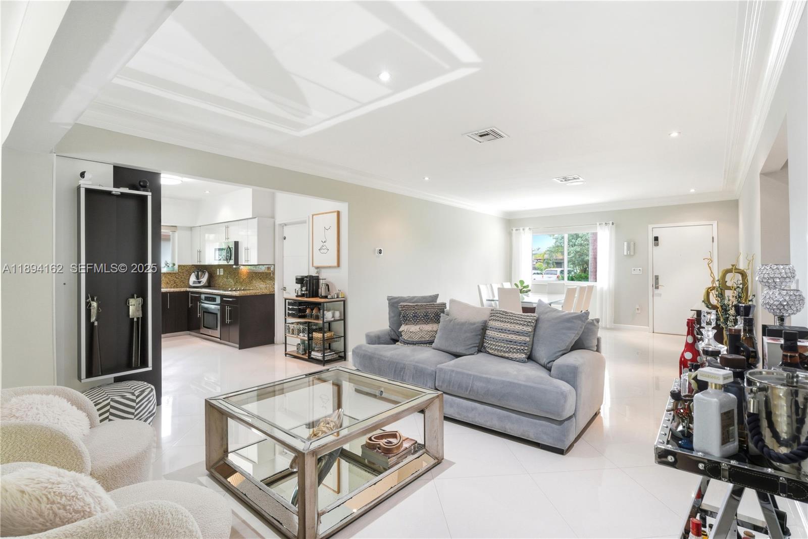 12932 Ixora Road North Miami, FL 33181 - Photo 5 of 21 Gallery Image 5