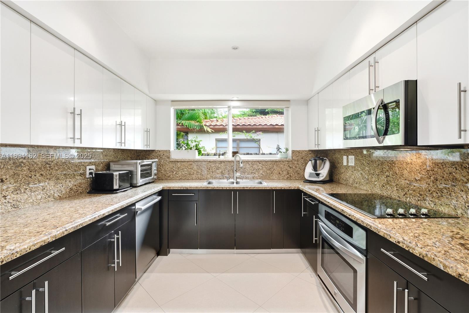 12932 Ixora Road North Miami, FL 33181 - Photo 6 of 21 Gallery Image 6