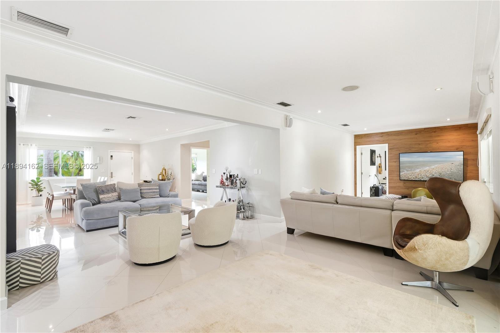 12932 Ixora Road North Miami, FL 33181 - Photo 9 of 21 Gallery Image 9