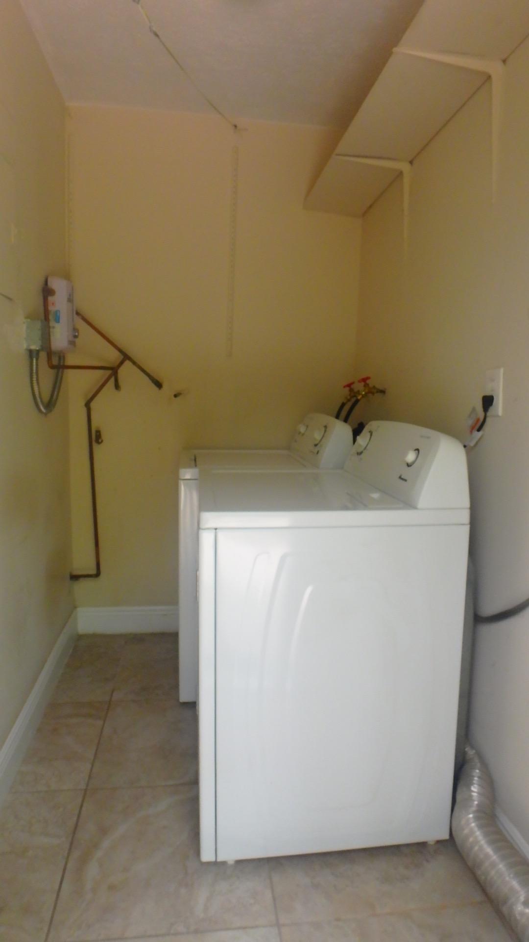 227 West Indies Road Tavernier, FL 33070 - Photo 15 of 15 laundry