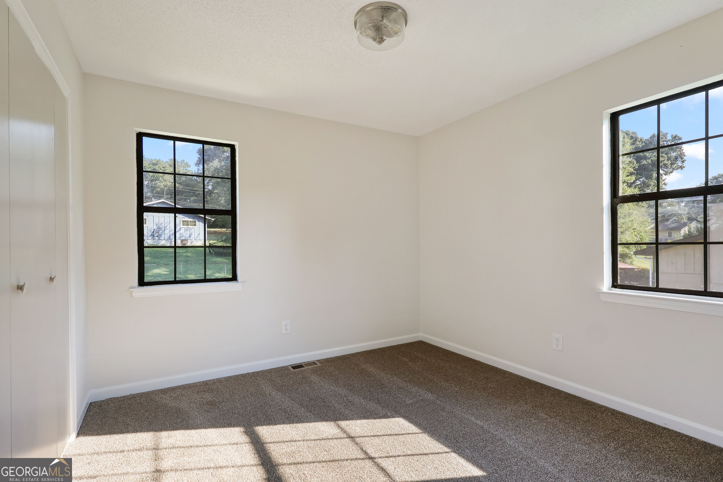 4068 Hunt Way Rex, GA 30273 - Photo 15 of 26 Gallery Image 15