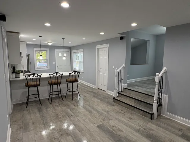 $465,000 | 5517 Essex Road, Lisle, IL 60532