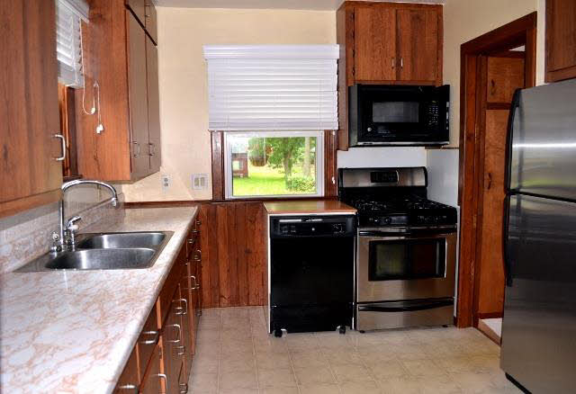 157 East Erie Road Temperance, MI 48182 - Photo 16 of 20 20374644-15.JPG