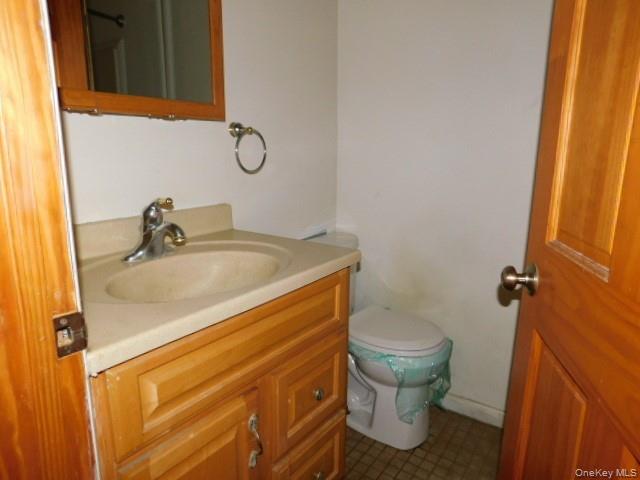 247 Plattekill Ardonia Road Wallkill, NY 12589 - Photo 13 of 20 bath full main level