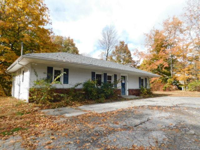 247 Plattekill Ardonia Road Wallkill, NY 12589 - Photo 3 of 20 front to left
