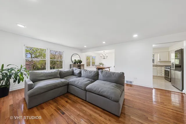 $510,000 | 10S111 Leonard Drive, Willowbrook, IL 60527