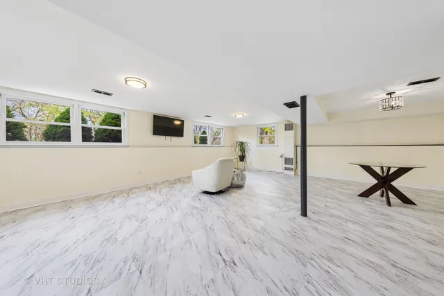 $510,000 | 10S111 Leonard Drive, Willowbrook, IL 60527