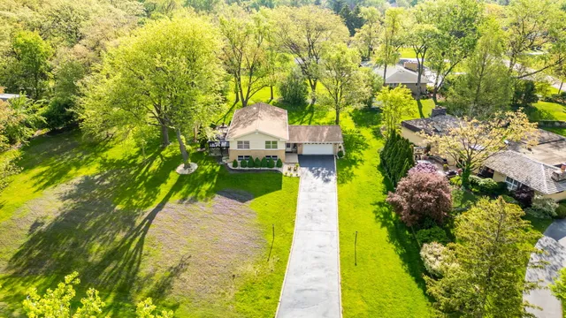 $510,000 | 10S111 Leonard Drive, Willowbrook, IL 60527