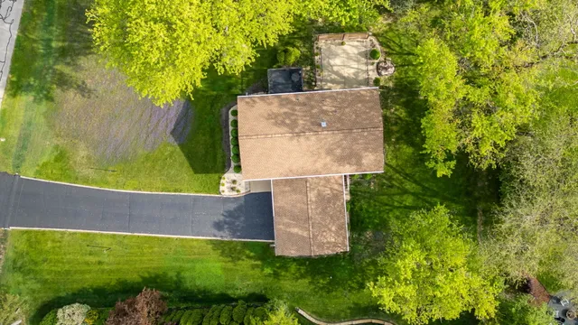 $510,000 | 10S111 Leonard Drive, Willowbrook, IL 60527