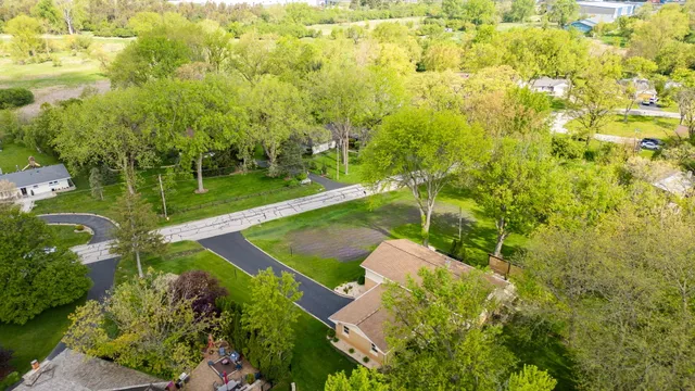 $510,000 | 10S111 Leonard Drive, Willowbrook, IL 60527