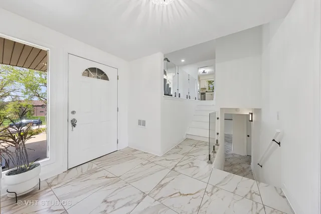 $510,000 | 10S111 Leonard Drive, Willowbrook, IL 60527