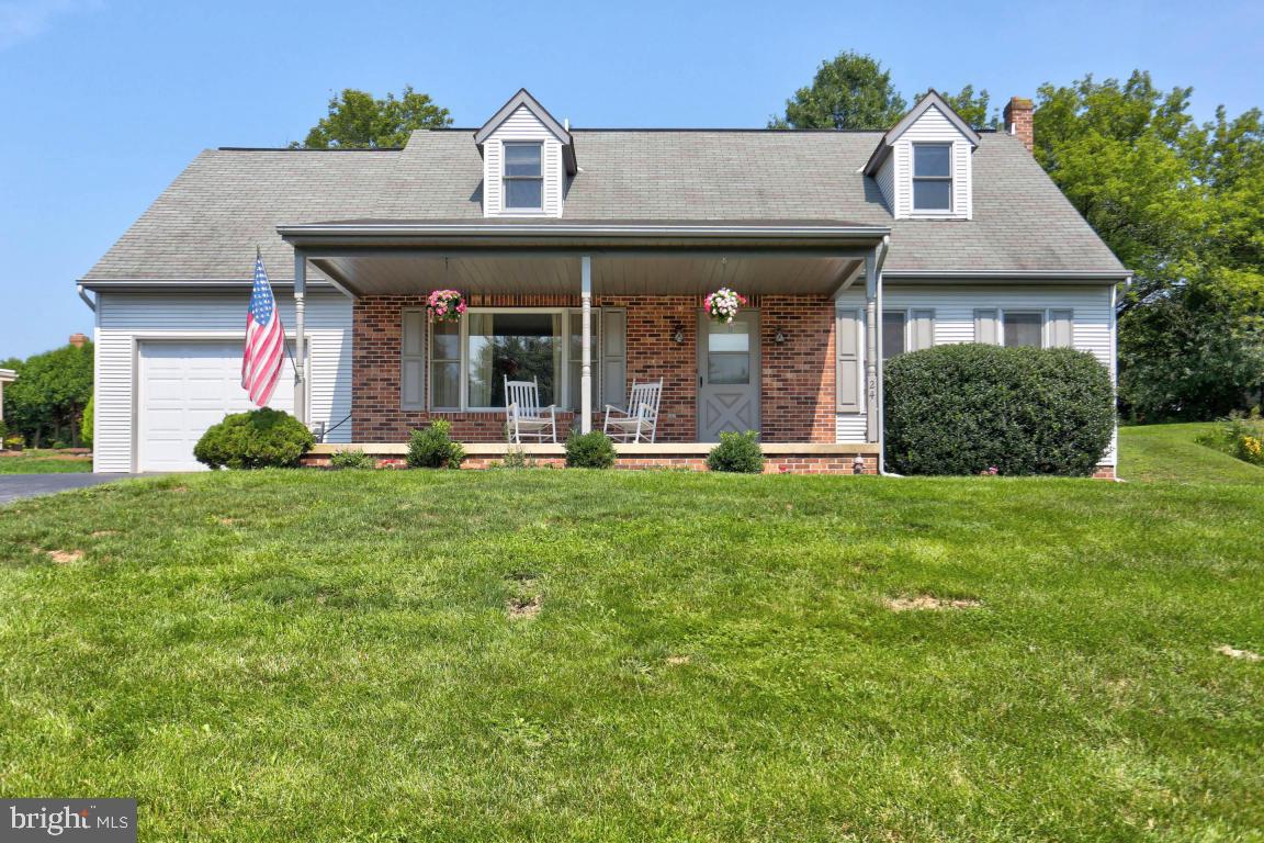 24 Edgewood Drive Lititz, PA 17543 - Photo 1 of 23 Gallery Image 1