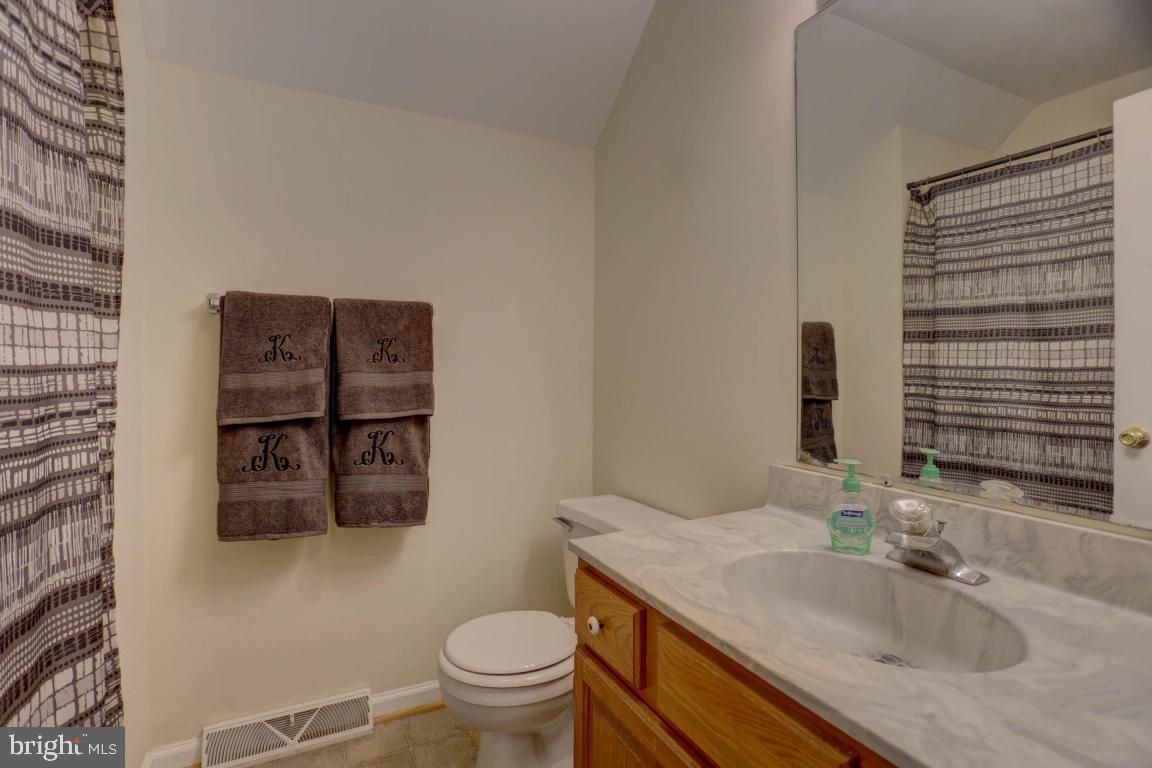 24 Edgewood Drive Lititz, PA 17543 - Photo 19 of 23 Gallery Image 19