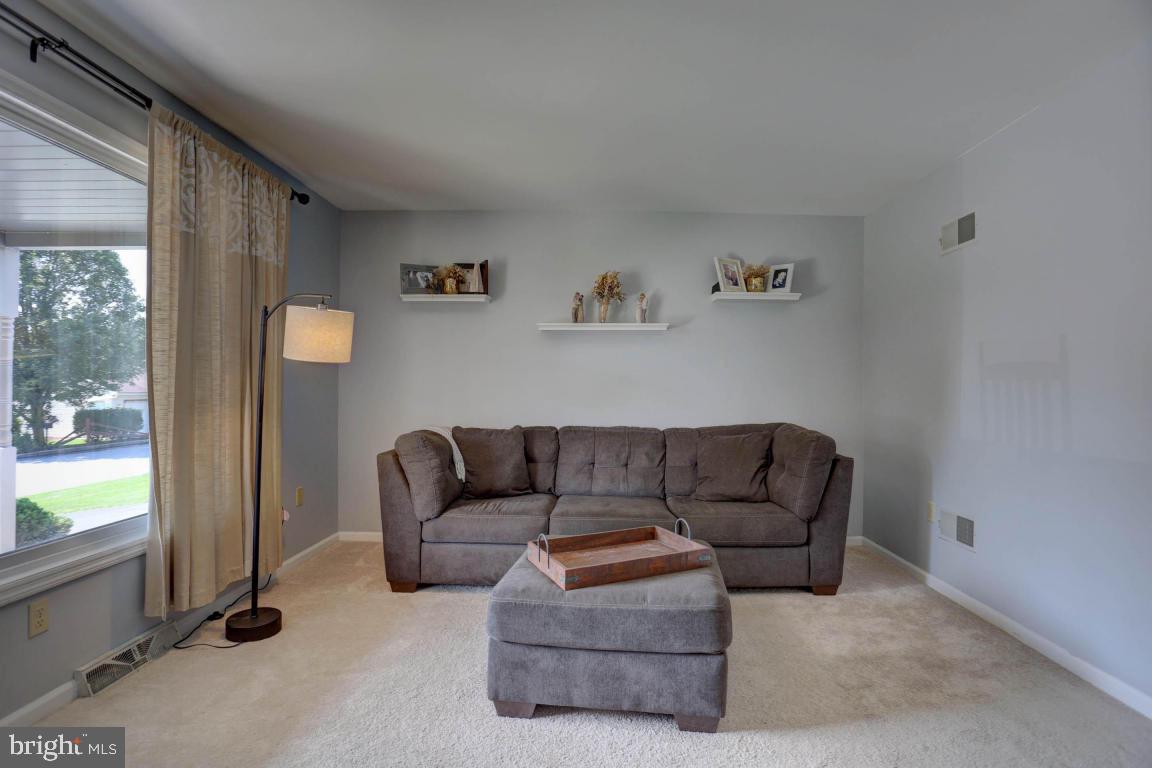 24 Edgewood Drive Lititz, PA 17543 - Photo 3 of 23 Gallery Image 3