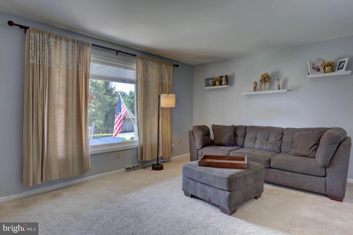 24 Edgewood Drive Lititz, PA 17543 - Photo 4 of 23 Gallery Image 4