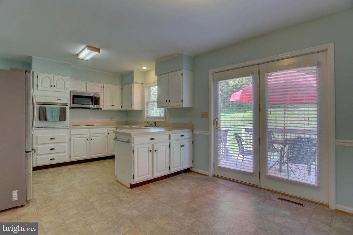 24 Edgewood Drive Lititz, PA 17543 - Photo 7 of 23 Gallery Image 7