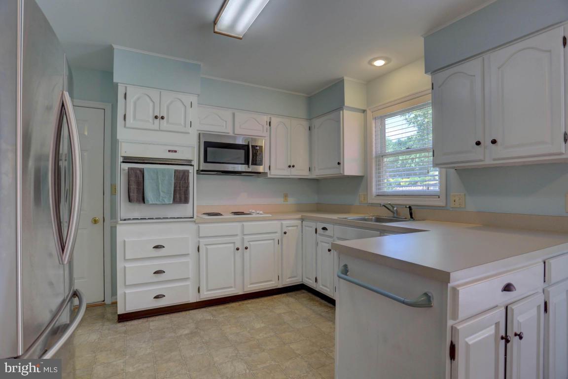 24 Edgewood Drive Lititz, PA 17543 - Photo 9 of 23 Gallery Image 9