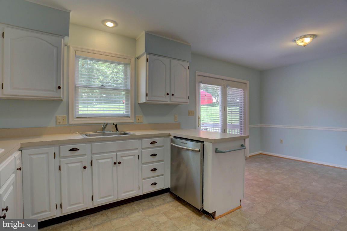 24 Edgewood Drive Lititz, PA 17543 - Photo 10 of 23 Gallery Image 10