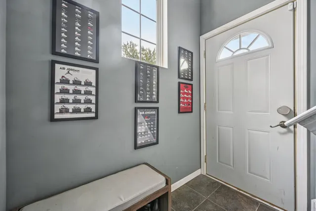 $199,900 | 47 South Treehouse Lane, Round Lake, IL 60073