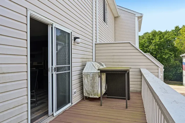 $199,900 | 47 South Treehouse Lane, Round Lake, IL 60073