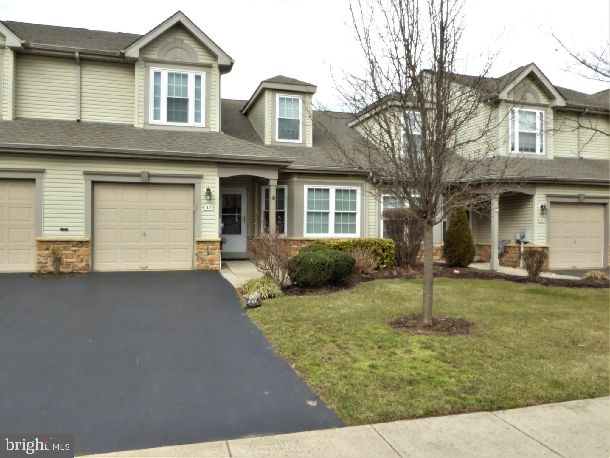 Lovely home in Villages at Hamilton.