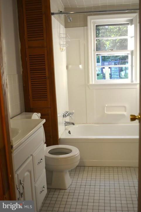 2907 Plyers Mill Road Silver Spring, MD 20902 - Photo 13 of 30 Upper Level Full Bath