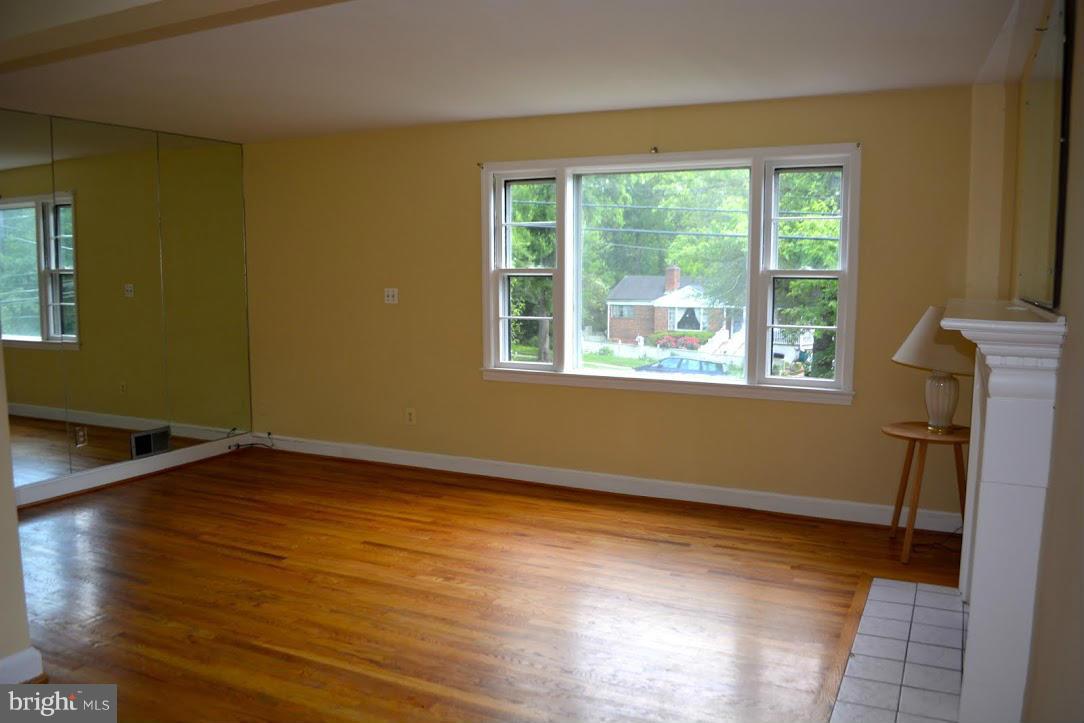 2907 Plyers Mill Road Silver Spring, MD 20902 - Photo 3 of 30 Living Room