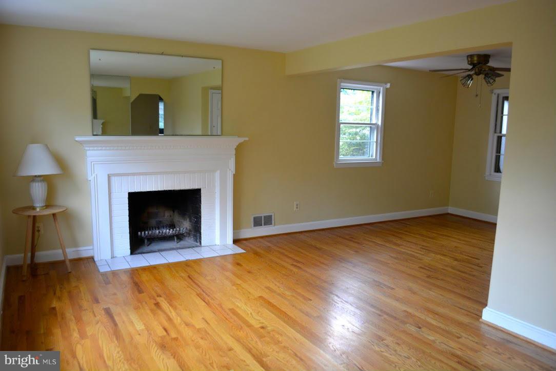 2907 Plyers Mill Road Silver Spring, MD 20902 - Photo 4 of 30 Living Room and Dinning Room