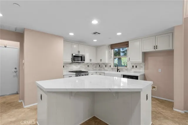 $3,750 | 20433 Paseo Cresta, Porter Ranch, CA 91326