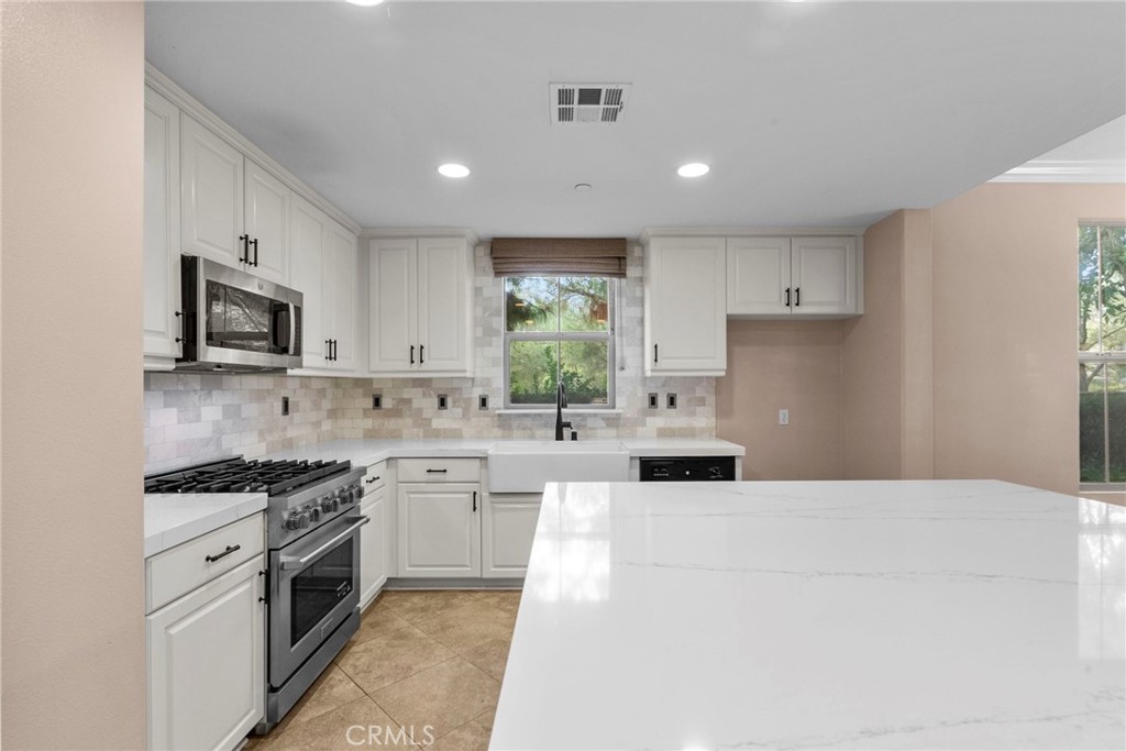 20433 Paseo Cresta Porter Ranch, CA 91326 - Photo 15 of 45